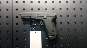 Glock 19 Gen-2, 9x19 Parabellum *With Extras*