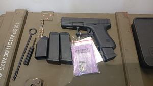 Glock 19 Gen-2, 9x19 Parabellum *With Extras*