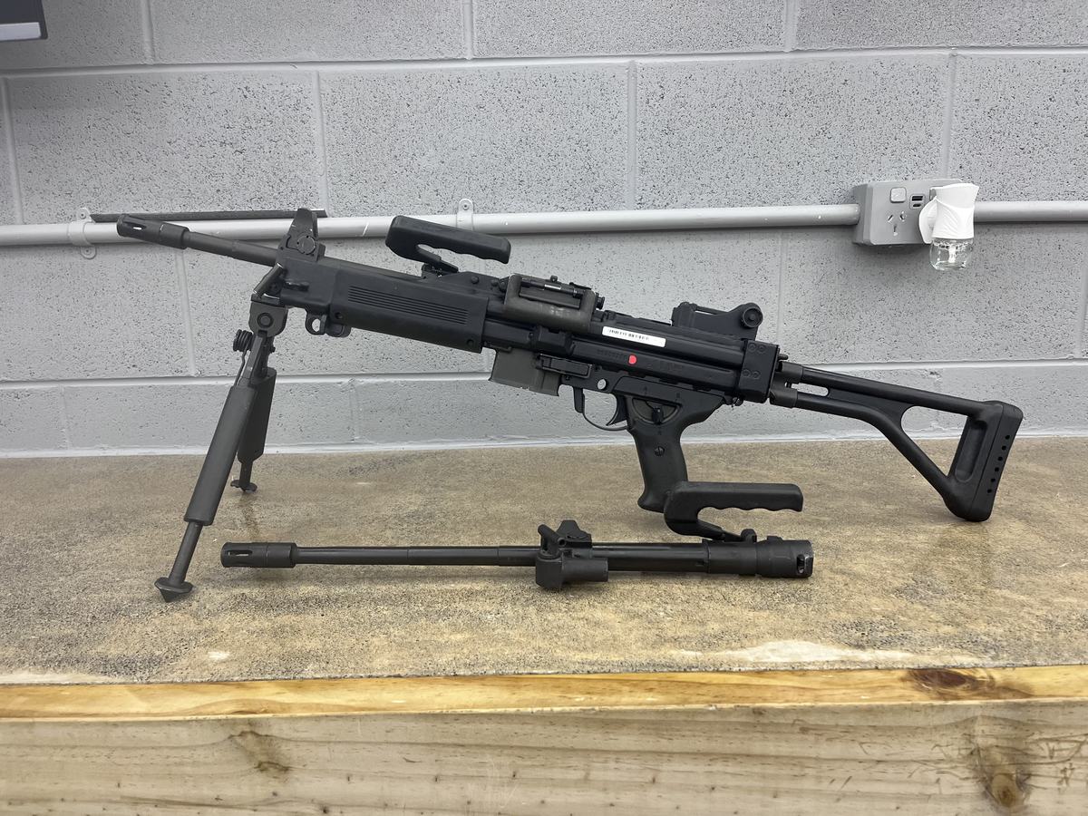 IWI Negev LMG 5.56x45 NATO +500 links and Extra barrels *PENDING*