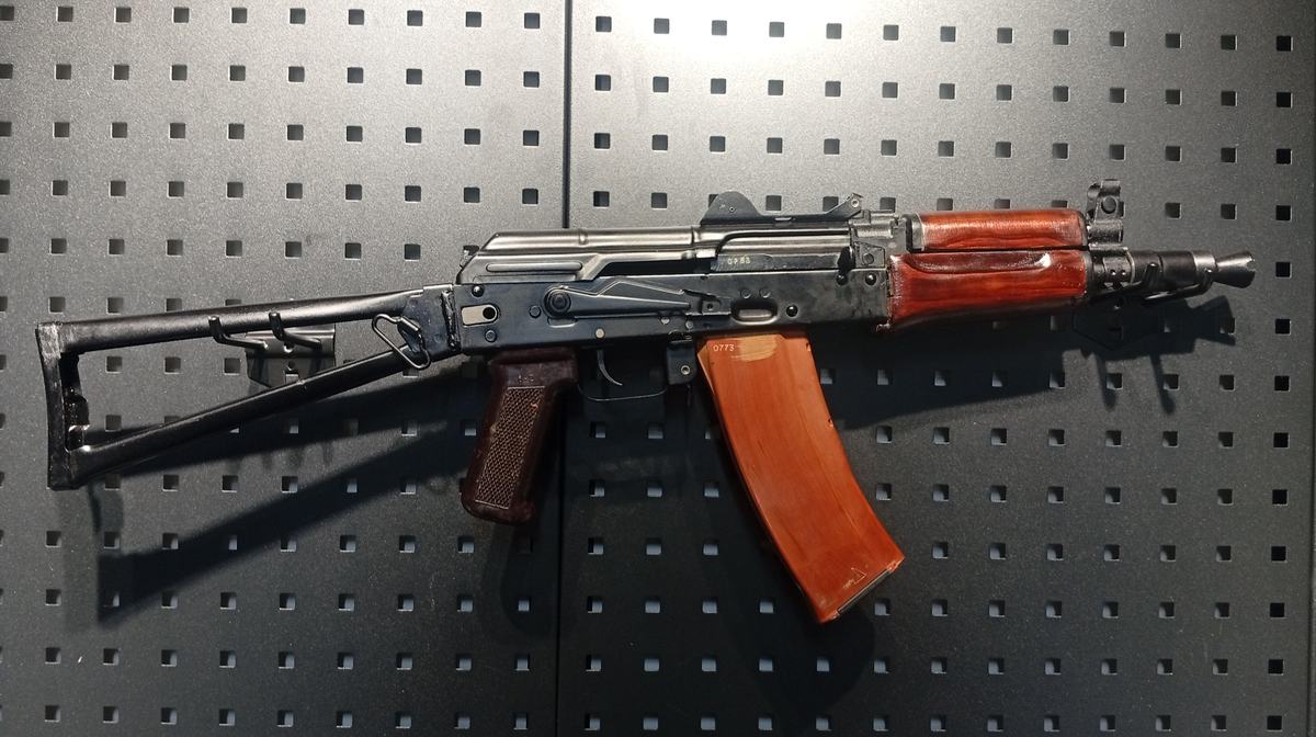 Tula AKS-74U "Krinkov" in 5.45x39 Russian, With izhmash Bakelite 30 round magazine.